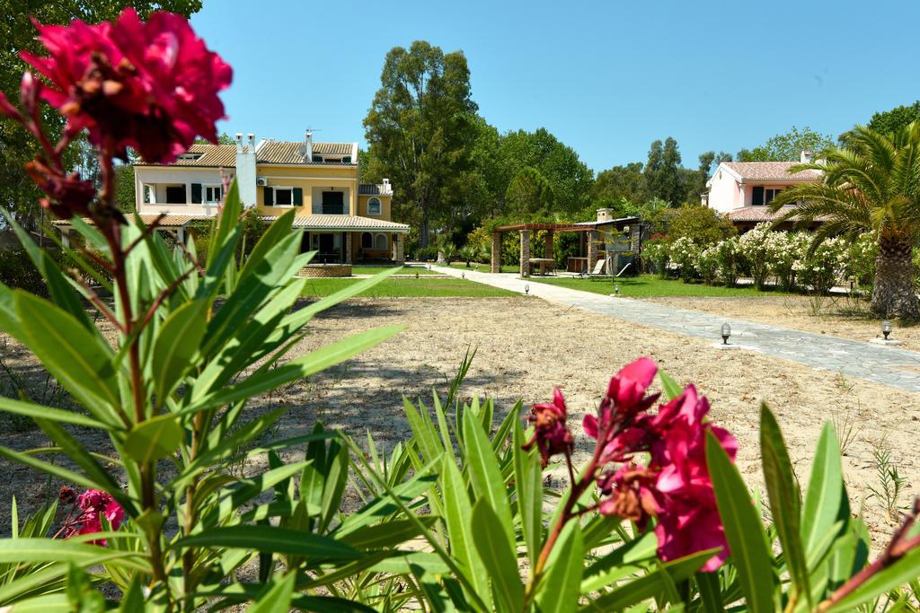 Antonia Beachfront Villa Lefkímmi Exteriér fotografie