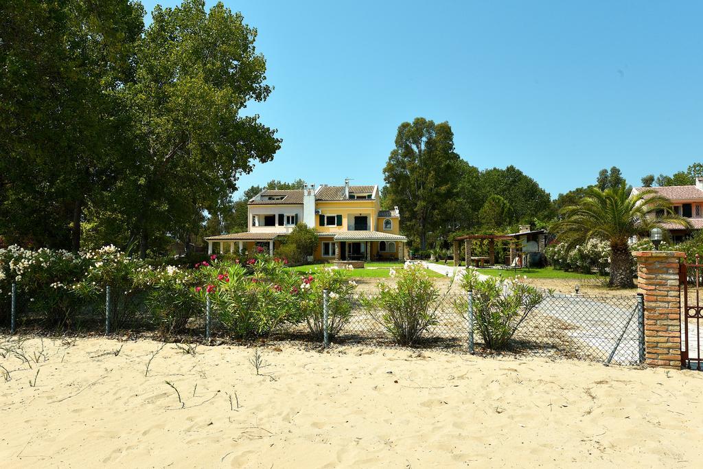 Antonia Beachfront Villa Lefkímmi Exteriér fotografie